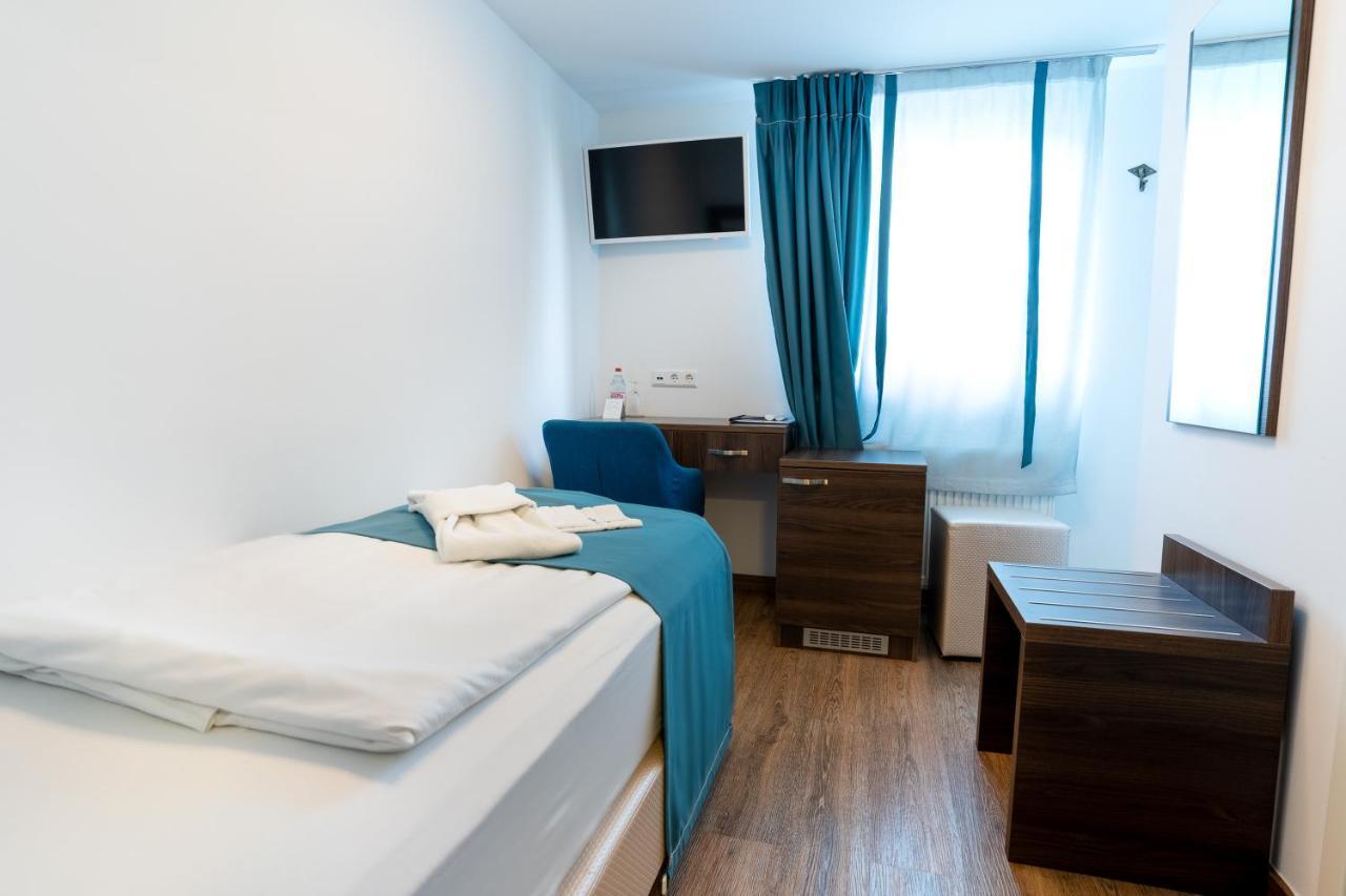 Hotel Myrsini Kirchentellinsfurt 외부 사진