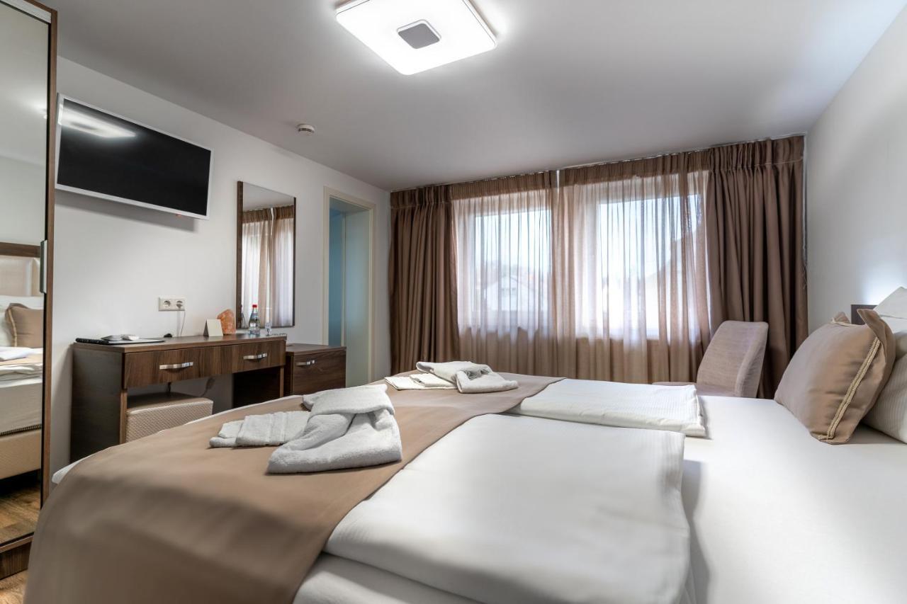 Hotel Myrsini Kirchentellinsfurt 외부 사진