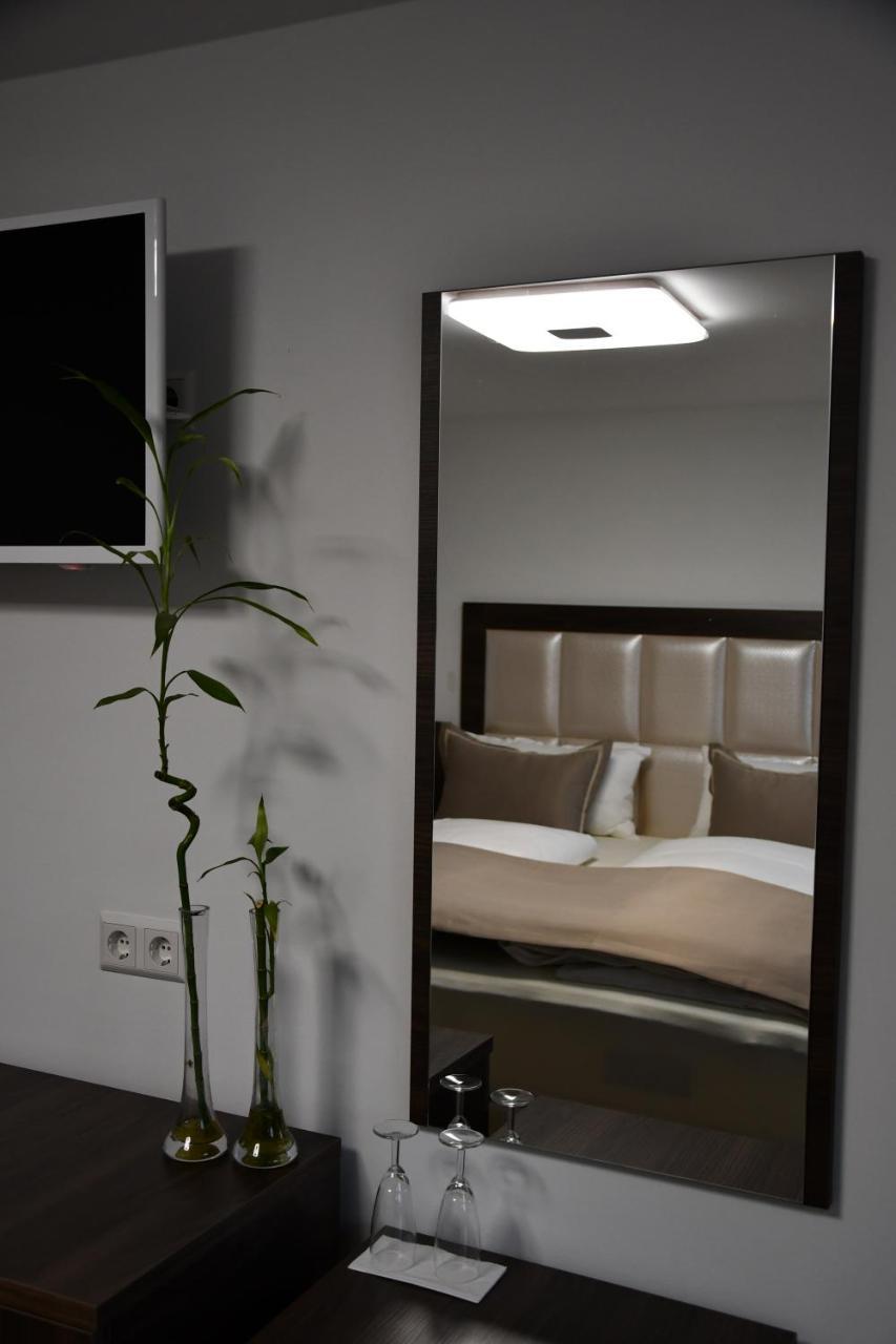 Hotel Myrsini Kirchentellinsfurt 외부 사진