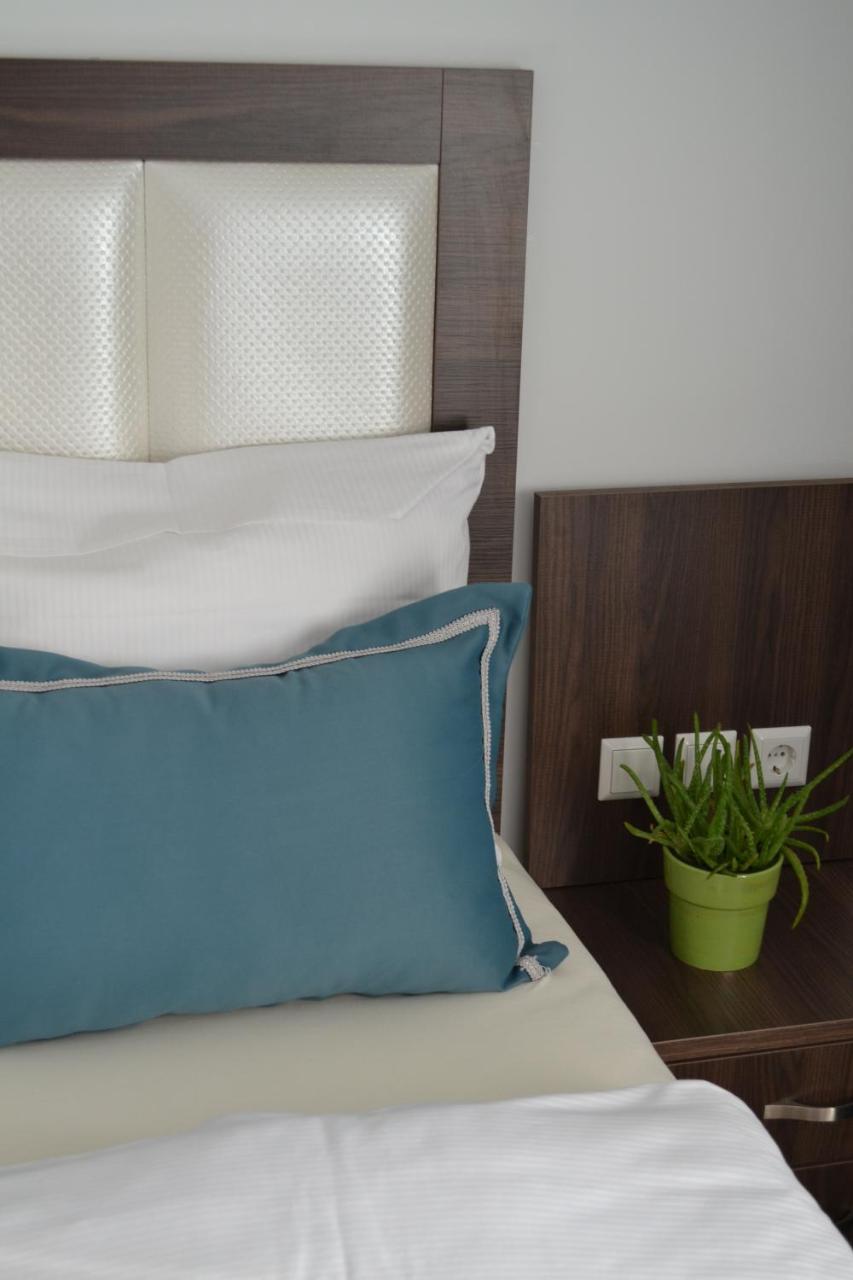 Hotel Myrsini Kirchentellinsfurt 외부 사진